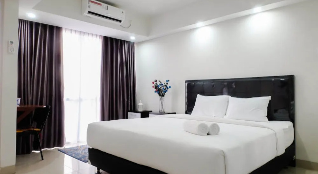 Suite Studio Room near Pancoran and MT Haryono, Book Hotel Jakarta hoteller med parkering, Parkering