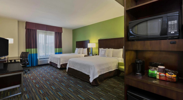 Четырёхместный люкс Executive Fairfield Inn & Suites Riverside Corona/Norco