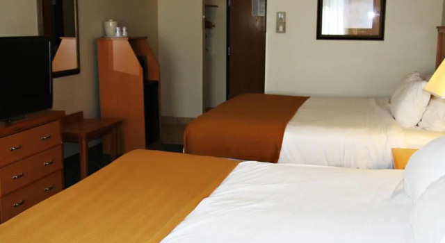 Run of House Holiday Inn Express Hotel & Suites Lincoln South by IHG