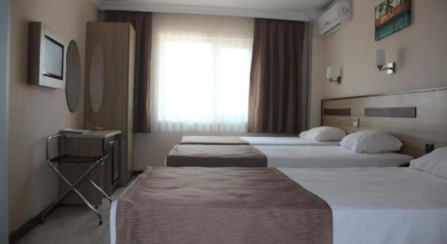 Трёхместный номер Gold Hotel