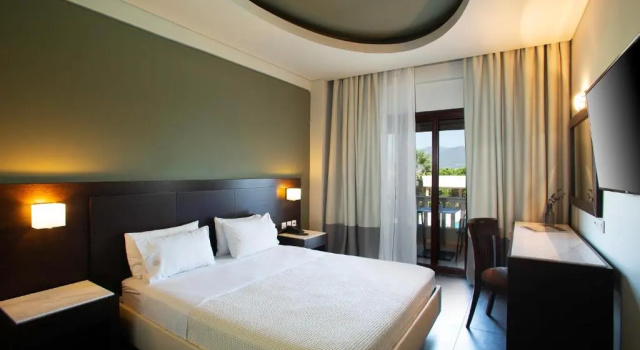 Двухместный номер Superior с балконом Heaven Hotel Thessaloniki Airport
