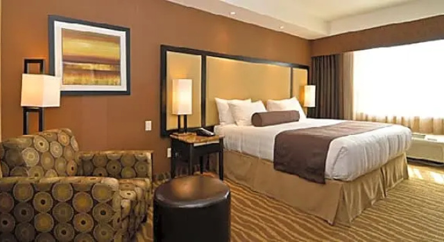Номер Standard Цокольный этаж Best Western Premier Freeport Inn Calgary Airport