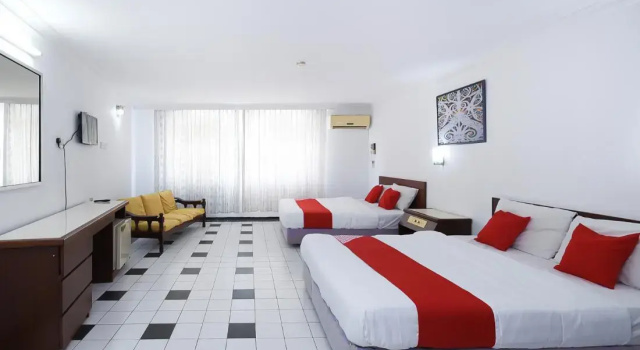 Семейный люкс Super OYO 1018 Telang Usan Hotel Miri