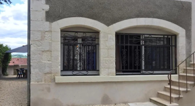 Appartement cour ancienne abbaye, Забронировать Апартаменты/квартира Сент-Астье White Perigord