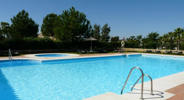 Arcos Gardens Golf Club & Country Estate, Забронировать Отель Уэвар-дель-Альхарафе Севилья