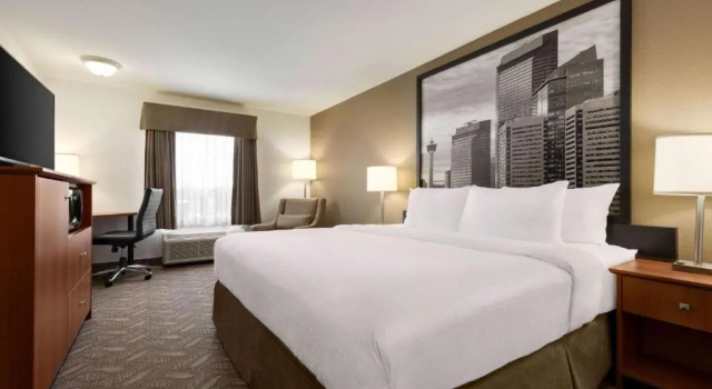 Двухместный номер Business Super 8 by Wyndham Calgary Shawnessy Area