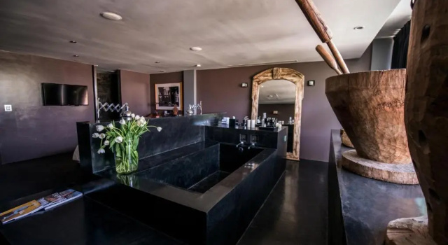 Люкс Bath Urban Demetria Hotel