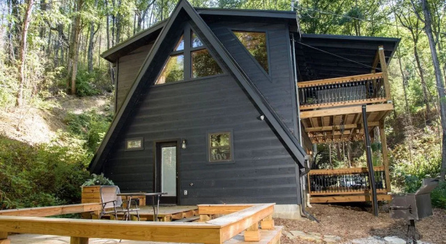 Whispering Waters 1 Bedroom Cabin by Redawning, Забронировать Дом для отпуска Отели Great Smoky Mountains National Park с парковкой, Парковка