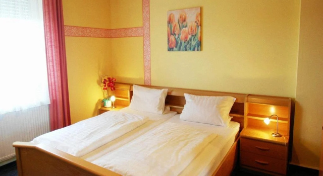 Hotel Konert, Забронировать Отель Отели Северного Рейн-Вестфалия с парковкой, Парковка