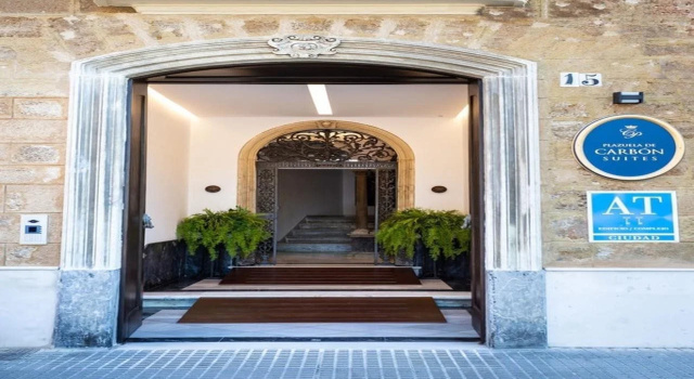 Plazuela del Carbón Suites