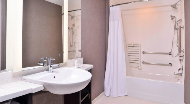 Четырёхместный люкс SpringHill Suites by Marriott Greensboro Airport