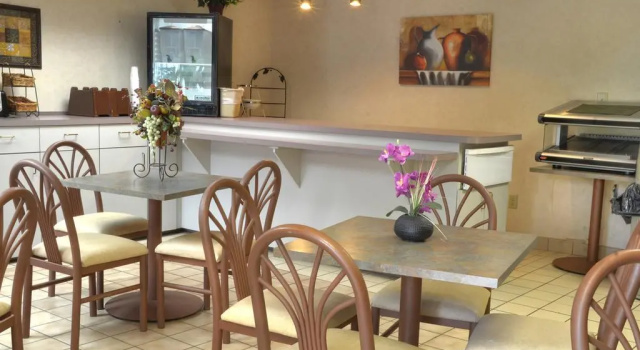 Smoky Mountain Inn & Suites, Забронировать Отель Чероки Аппалачи