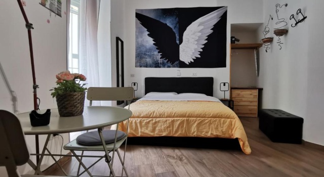 Номер Deluxe Napoli Centro Studios