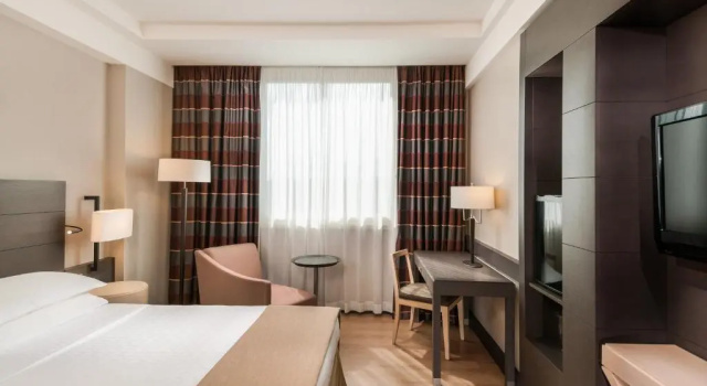 Двухместный номер Superior Sheraton Rome Parco de Medici