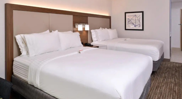 Четырёхместный номер Standard Holiday Inn Express & Suites Lacey - Olympia by IHG