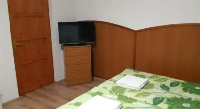 Borgaléria, Забронировать Отель Токай 