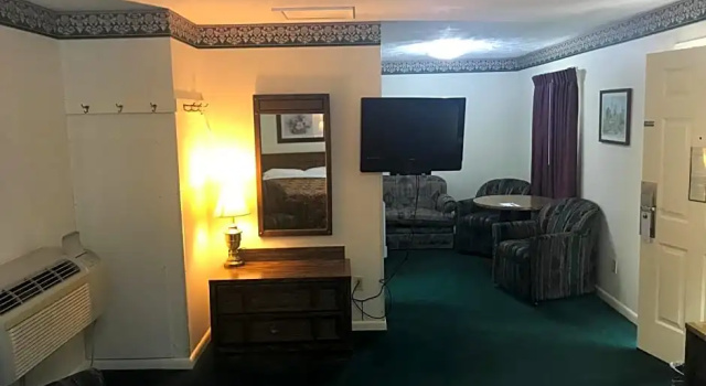 Номер Economy Sheldon's Motel by OYO Keysville Near Hwy 360