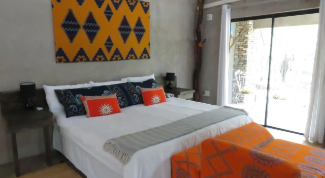 Foxy Crocodile Bush Lodge & Kruger Safaris