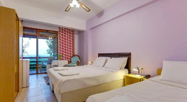 Трёхместный номер Standard Assos Terrace Hotel