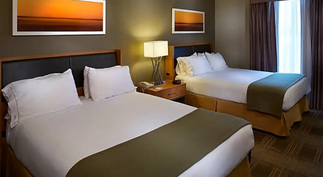 Четырёхместный люкс c 1 комнатой Holiday Inn Express & Suites Orangeburg by IHG