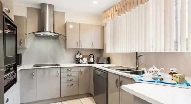 Номер Standard с 3 комнатами с балконом Adelaide Style Accommodation near City