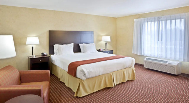 Holiday Inn Express Hotel & Suites Sandpoint North, Rezerwuj Hotel Sandpoint Schweitzer Mountain