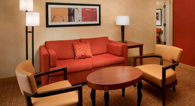 Люкс c 1 комнатой Courtyard by Marriott Chicago Waukegan / Gurnee