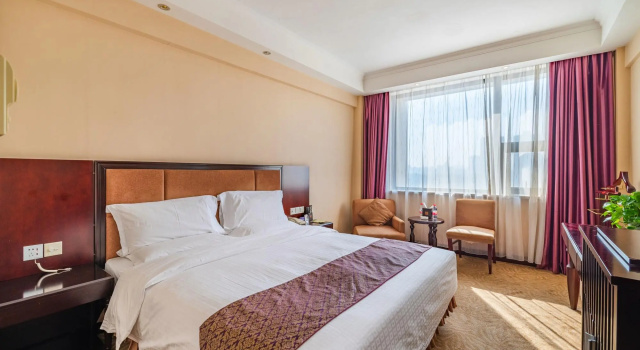 Двухместный номер Deluxe Lotus Huatian Hotel