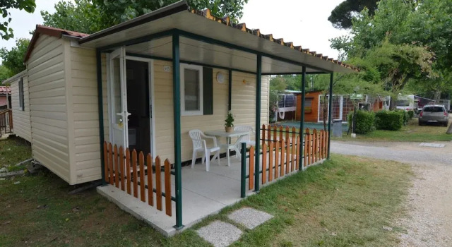 Wooden Chalet with Terrace near Beach, Забронировать Шале Виллы Равенны, Вилла