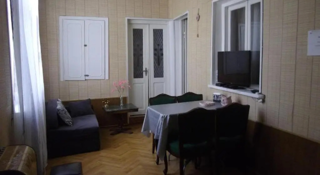 Hostel 11, Забронировать Хостел Отели Тбилиси с парковкой, Парковка
