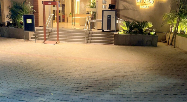 ASTER GRAND BY ZENQ Saket, Забронировать Отель Сакет 