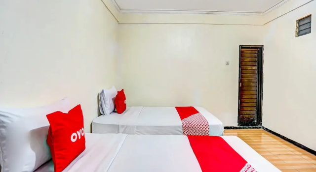 OYO Flagship 90899 Comfitel Siwalankerto, Varaa Hotelli Wonocolo hotellit, joissa on pysäköinti, Pysäköinti