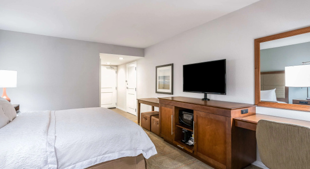 Hampton Inn & Suites Florence Center, Забронировать Отель Отели Флоренс с завтраком, рядом с Florence Veterans Park, Завтраки
