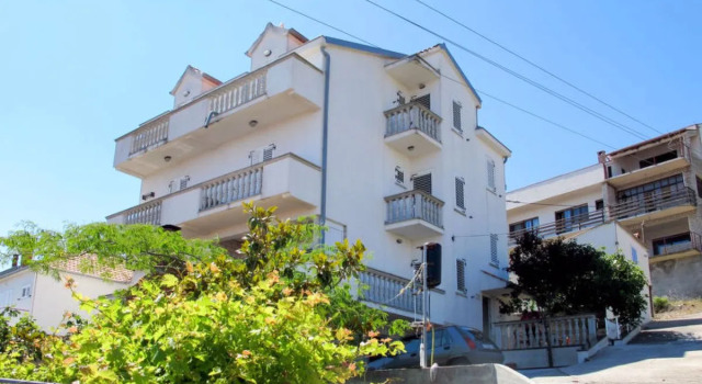 Apartment Marija, 予約 ホテル Kali 