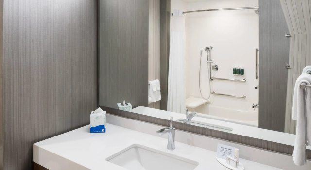 Четырёхместный номер Standard Courtyard by Marriott Hilton Head Island