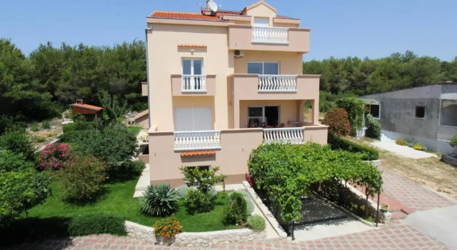 Apartments Kala, 予約 アパートメント Sveti Filip i Jakov Zadar County