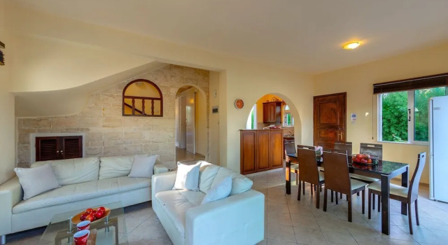 Villa Chrysanthemum, Book Villa Paphos hoteller med parkering, Parkering
