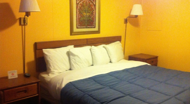 Green Crest Motel, Book Motel Batavia Ohio