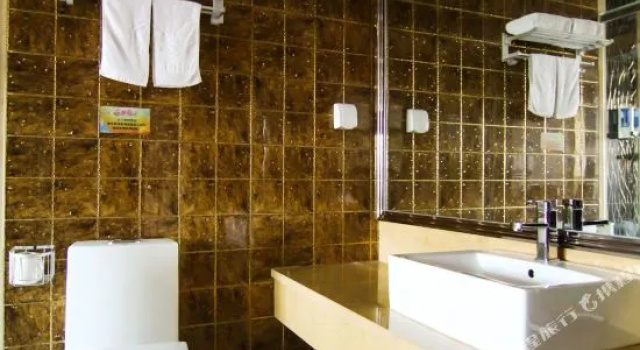 Jilin Sunshine 100 Holiday Hotel (Jiangnan Century Plaza Yishan Road), Rezerwuj Hotel Jilin Jilin