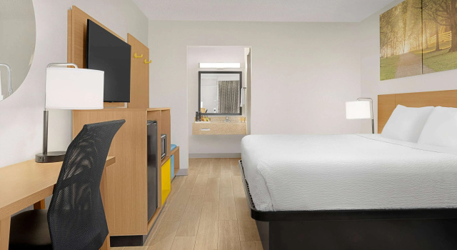 Days Inn by Wyndham Lake City I-75