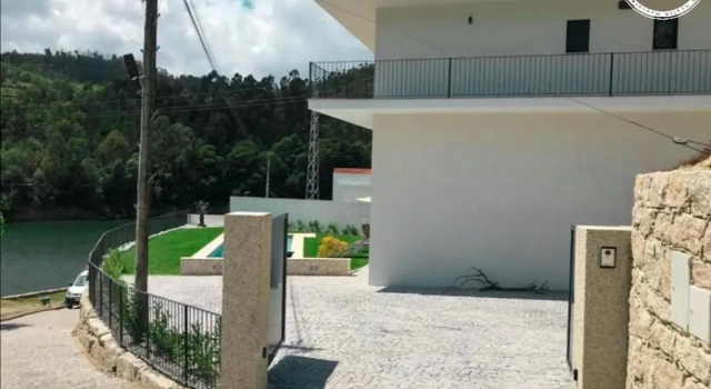 Ermal House