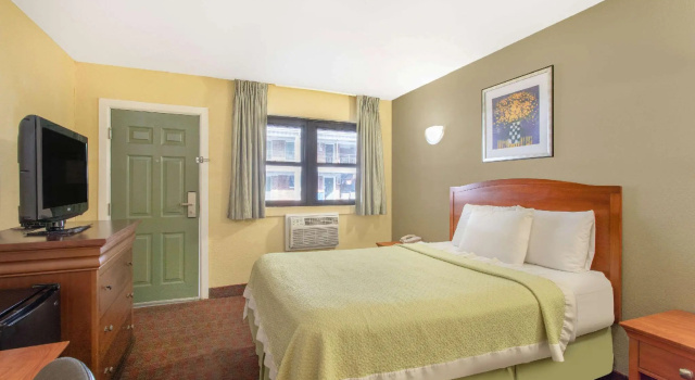 Двухместный номер Standard Days Inn by Wyndham Elmsford