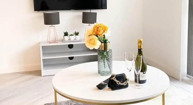 Номер Standard Tudors eSuites Luxury House Garden