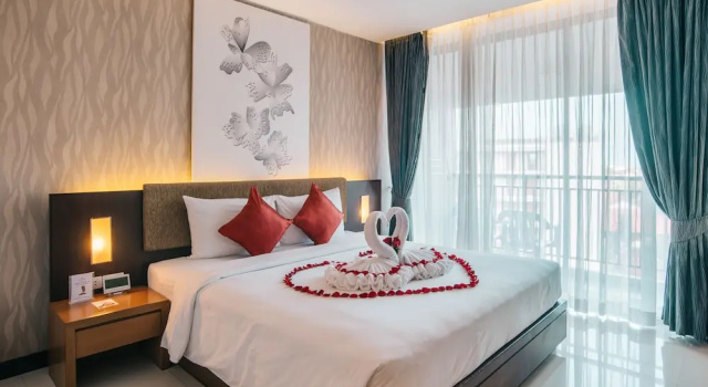 eastin hotel, Забронировать Отель Отели Пхукета с бассейном, Бассейн