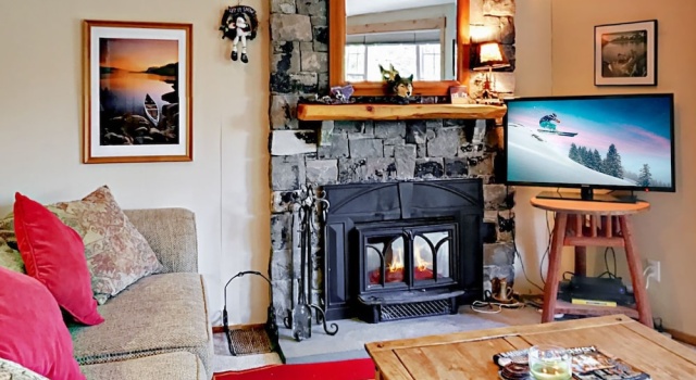 4br W/ Hot Tub Near Beach & Slopes 4 Bedroom Home, Забронировать Дом для отпуска Саут-Лейк-Тахо South Lake Tahoe Area