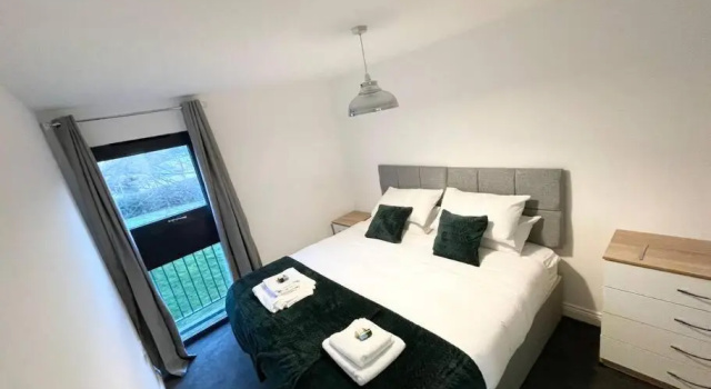BEST PRICE! Huge 1 bed Apartment, City Centre, Single Beds or Super King, Sofabed & FREE SECURE PARKING, Забронировать Апартаменты/квартира Отели Саутгемптона с парковкой, Парковка