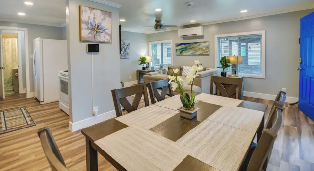 Walk to Beach: Hampton Home w/ Grill!, Book Feriehus Hampton Virginia
