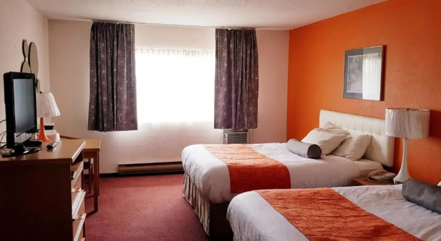 Четырёхместный номер Standard Howard Johnson by Wyndham Fort St. John