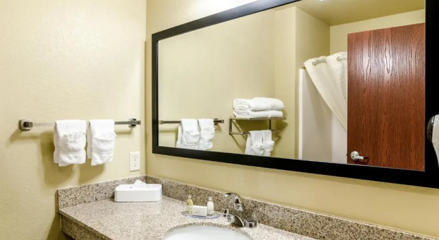 Номер Deluxe Cobblestone Inn & Suites-Kersey