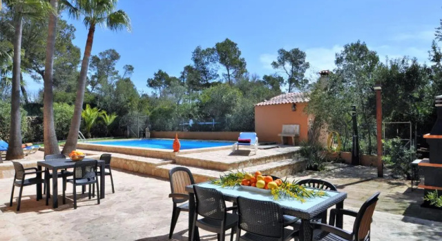 Beautiful 5-Bed House quiet area close to Campos